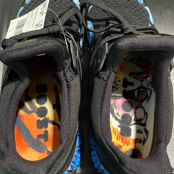 Mens adidas ultra boost DNA size 7.5 CNY black (no extra shoelace) running shoes - Picture 7 of 8